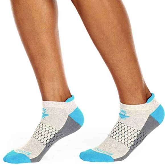 NEW! 2 Pack Men's Blue Bombas Ankle Socks - Med. - Picture 1 of 3
